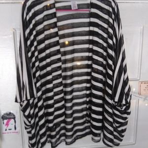 Striped Shrug, (nwot) awesome, sassy but basic